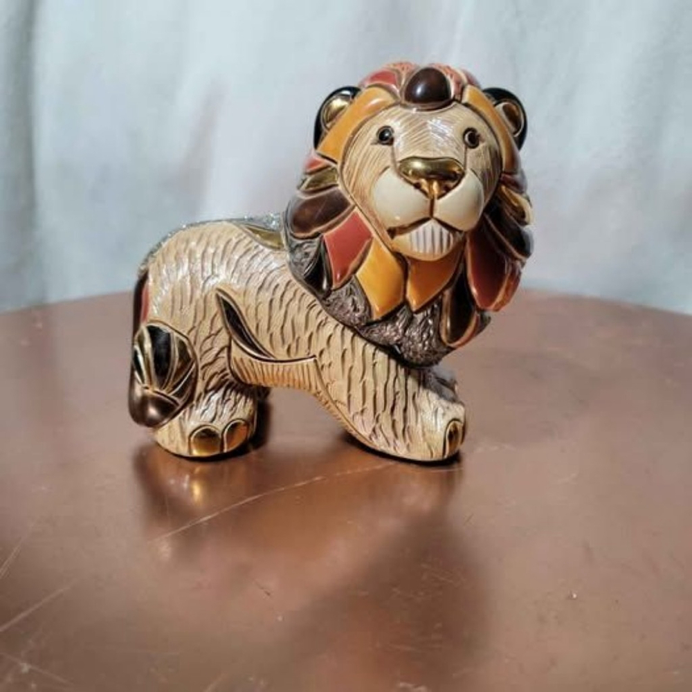 La Rosa Lion Figurine - Hand Carved and Hand Painted